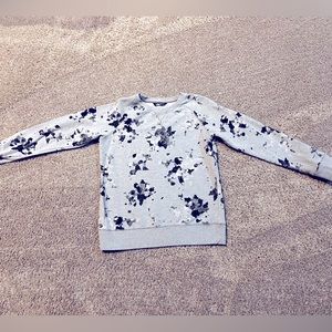 Northface sweatshirt size Med.